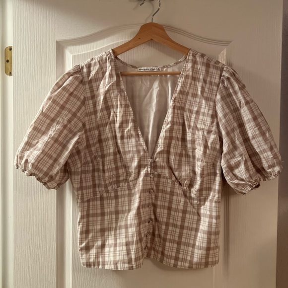 Abercrombie & Fitch Tops - Abercrombie & Fitch Crop Top
